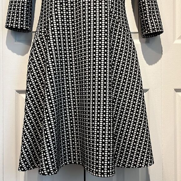 Calvin Klein Black/White 3/4 Sleeve Fit & Flare Dress Size 4 - Picture 4 of 12